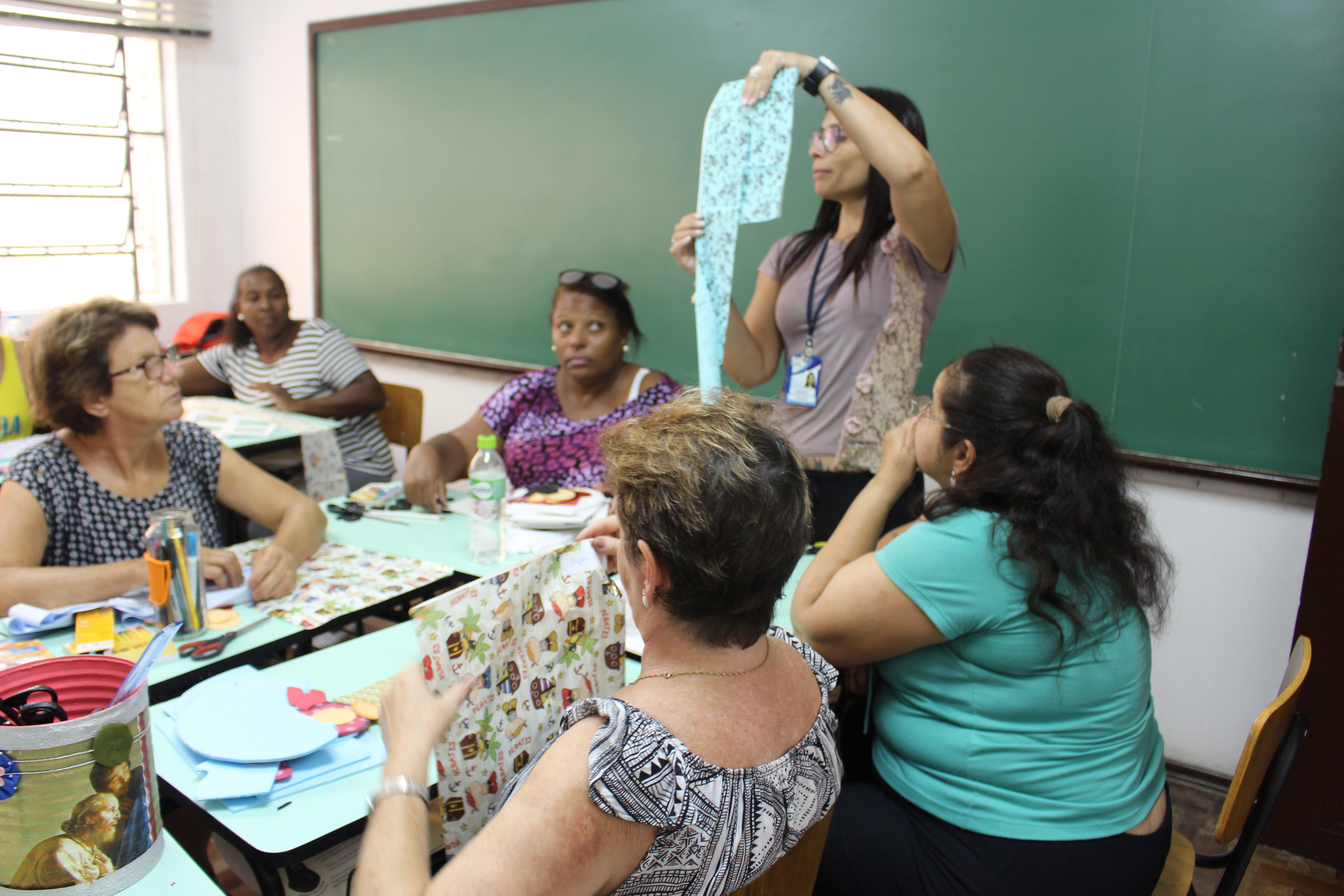 Mães fazendo arte